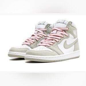 Nike Air Jordan 1 High Tops Seafoams with Crease Protectors and Box 8.5w/7Y